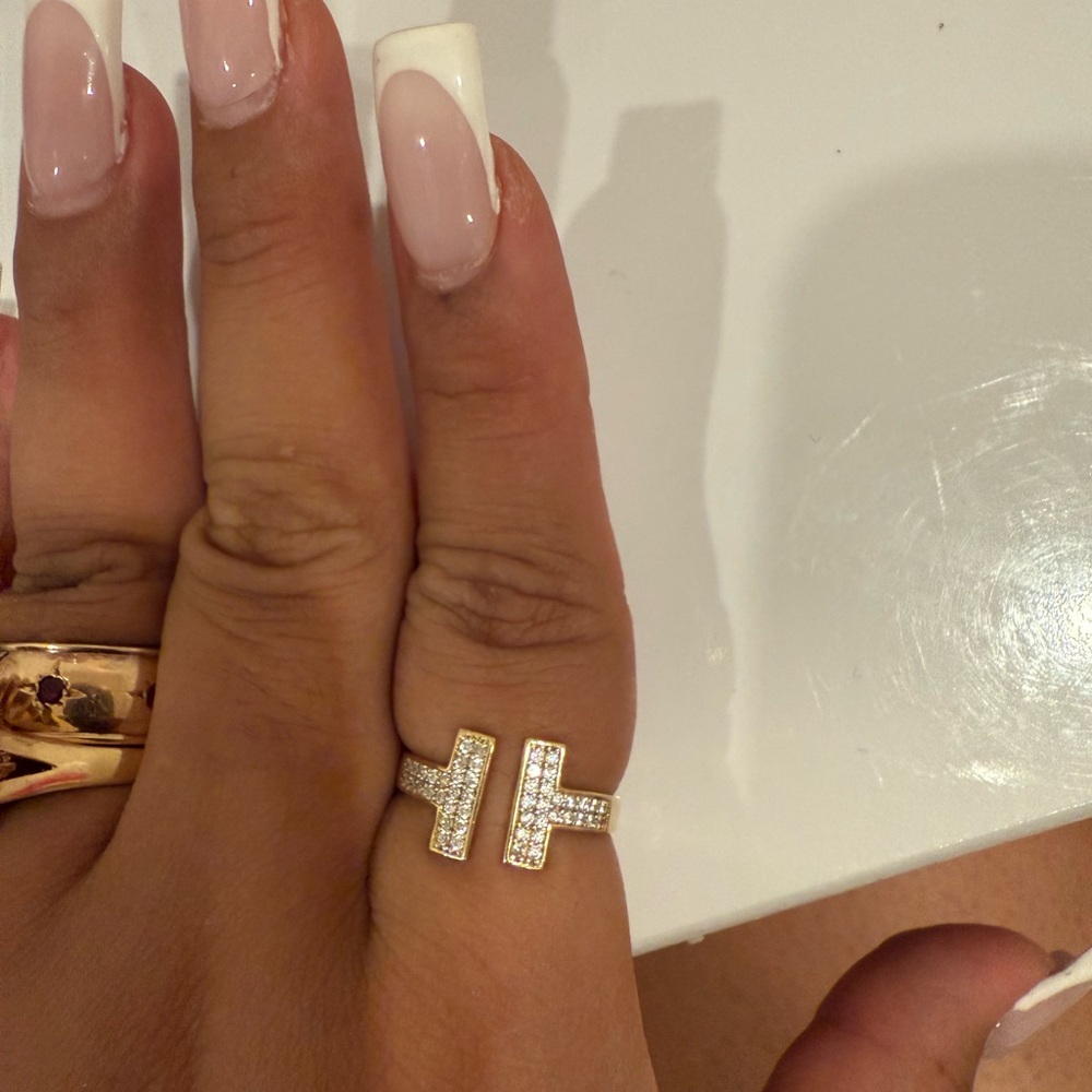 14k Solid Gold Ring - image 3